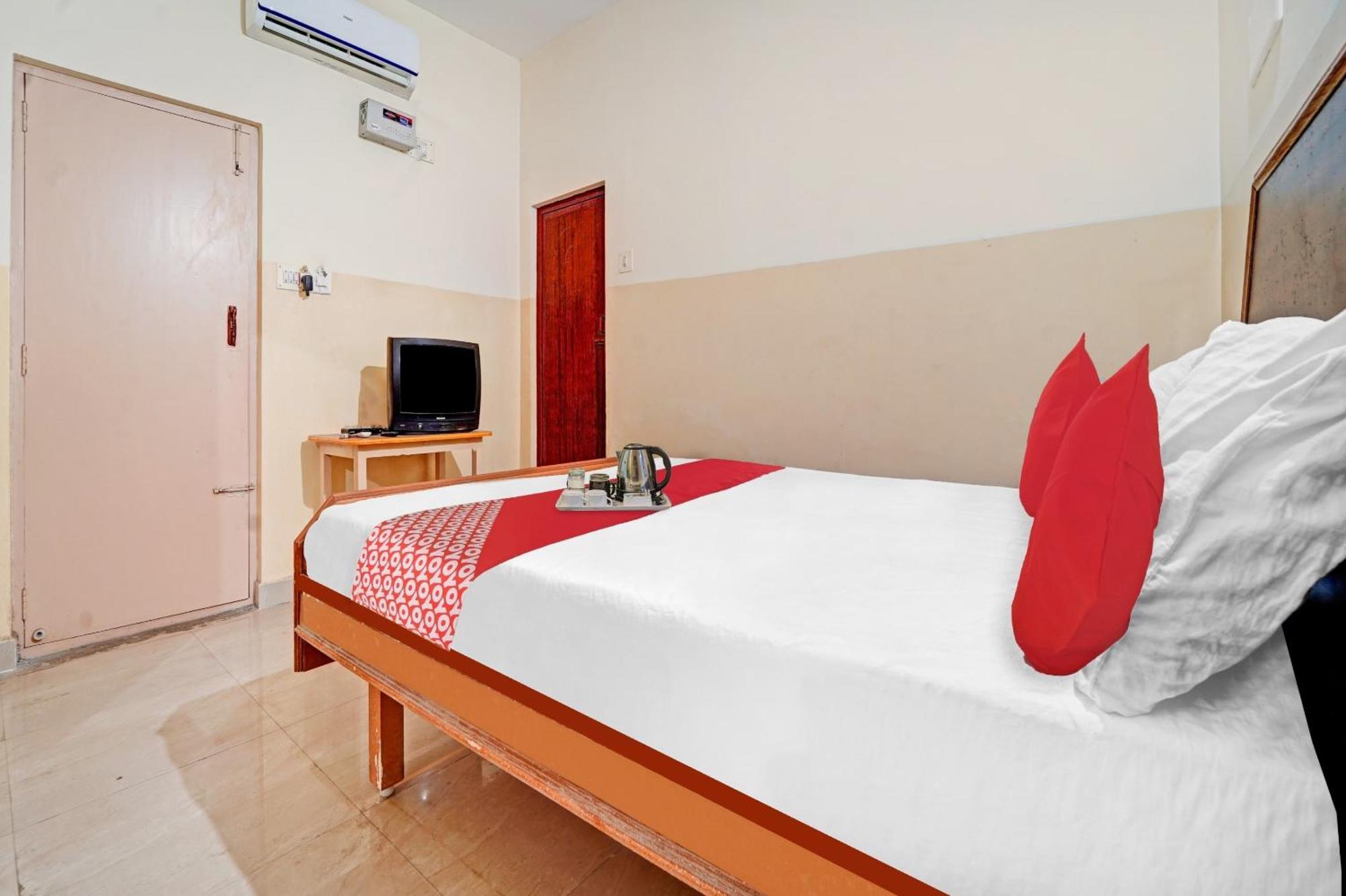 OYO 81028 Hotel Viknesh - 2 Erode Exterior foto